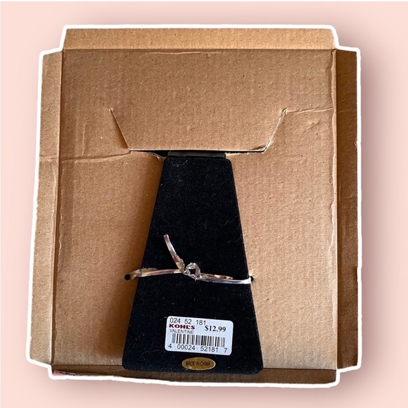 Vintage Valentine Picture Frame
"Forever Yours" - Picture 2 of 4